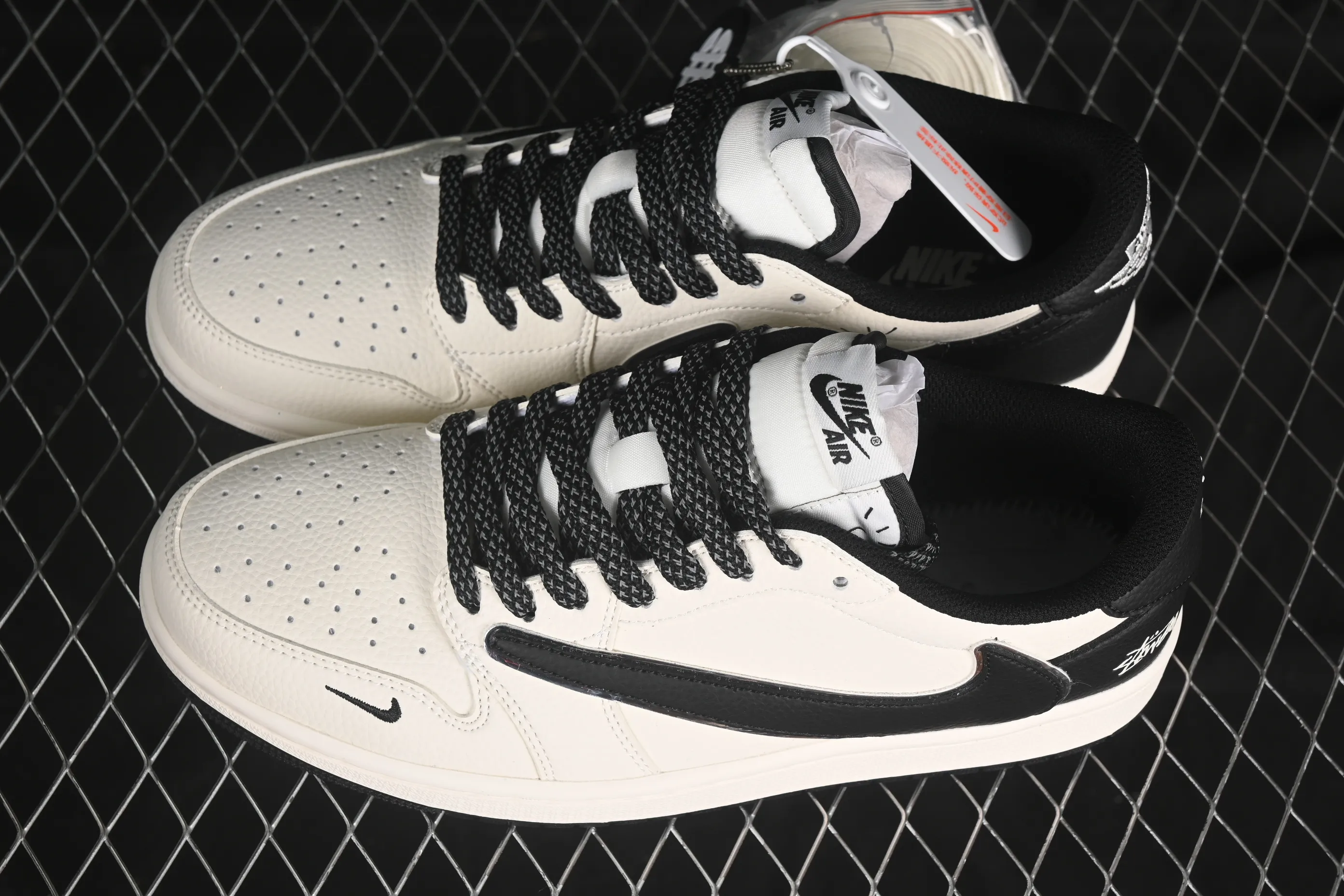 All categories Air Jordan Jordan series basketball shoes Air Jordan 1 Low high-end customized low-top sneakers Travis Scott x Fragment Design x Air Jordan 1 Low OG SP AJ1 Joe 1 Stussy joint low-top cultural casual sneakers ST5696-261